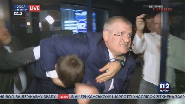Драка Парасюка с Вилкулом на телеканале 112 Украина