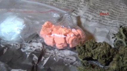 Bursa Durdurulan Otomobilden Uyuşturucu Çıktı