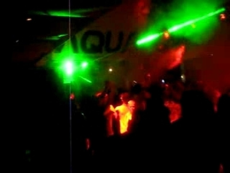 Headhunterz Part 1 (Club Aqua, Otten 8/8-2007)