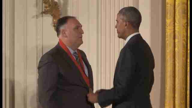 Obama entrega las Medallas Nacionales de las Artes y Humanidades más hispanas