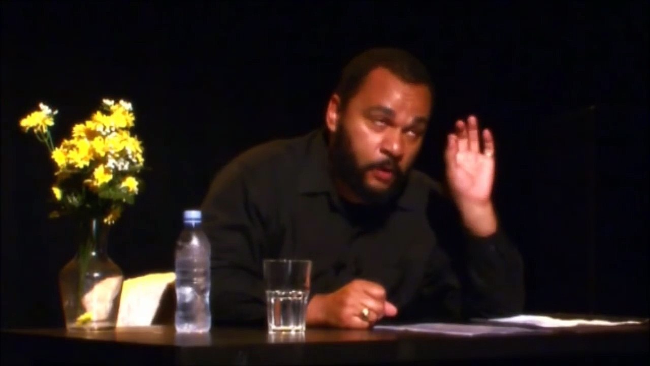 Dieudonné Les femmes ( Extrait du spectacle Sandrine )