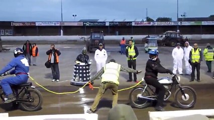 Kéo co bằng xe máy lạ nhất bạn từng biết