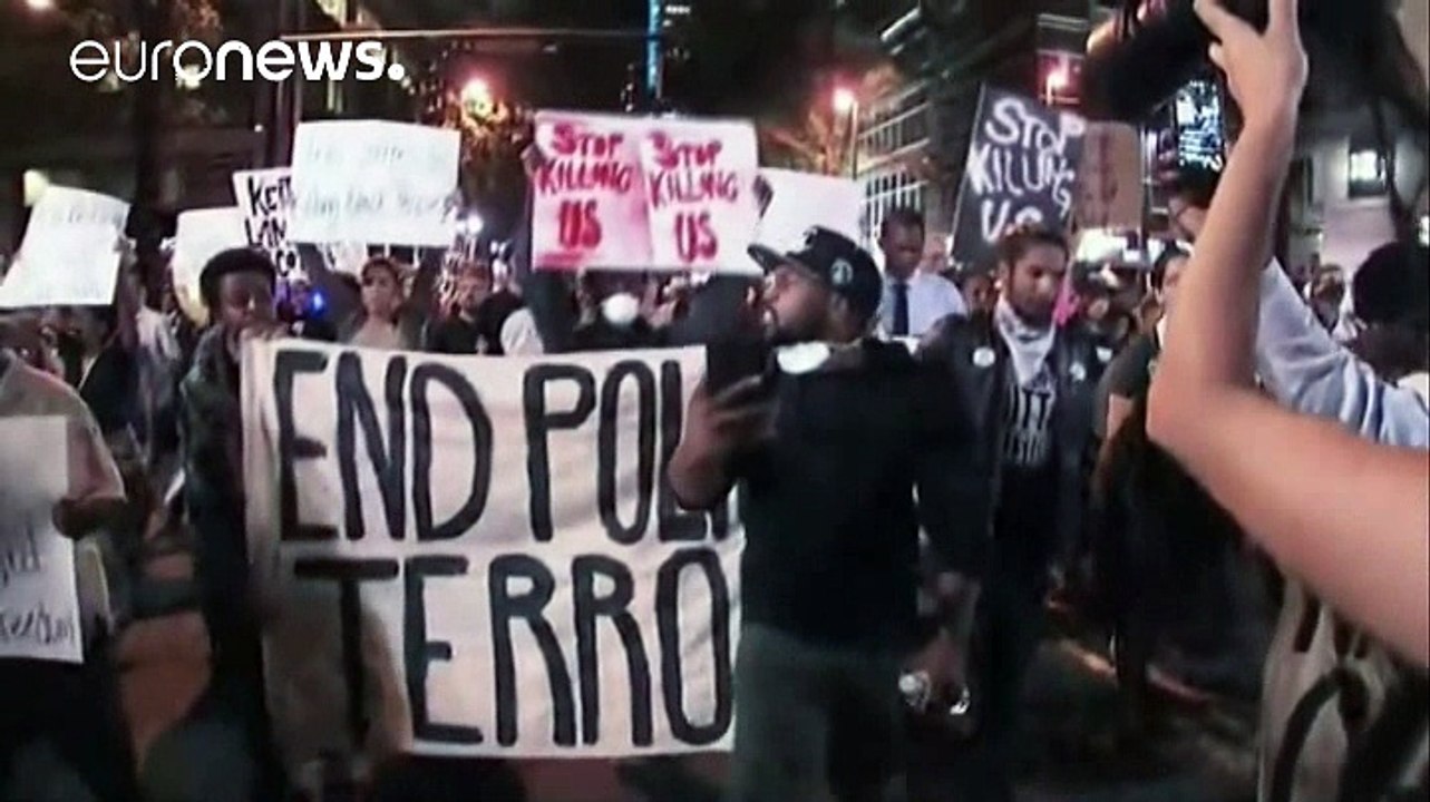 Tercera noche de protestas en una Charlotte blindada