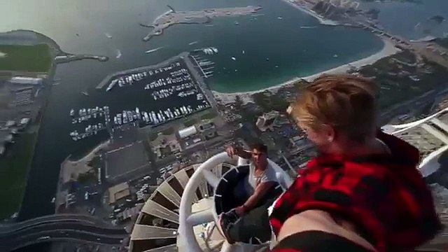 24/7 - Santo trên nóc tòa tháp cao nhất thế giới