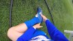 Thể thao - Chàng trai đá bóng bằng một chân đầy điêu luyện