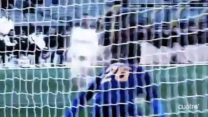 Ronaldo lại tỏ thái độ khó chịu với Bale và các đồng đội
