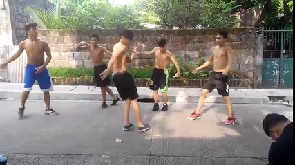 Nhảy - Mocha Boys nhảy Twerk it like Miley