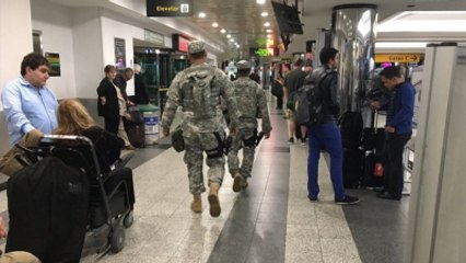 New York'taki La Guardia Havalimanında 'Bomba' Paniği