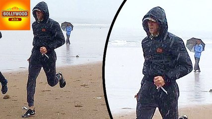 Hrithik Roshan Enjoys Mumbai Rains | Bollywood Asia