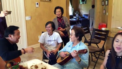 Mẹ Hoài Linh hát cùng Chí Tài