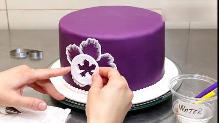 Nghệ thuật - cách trang trí hoa trên bánh kem