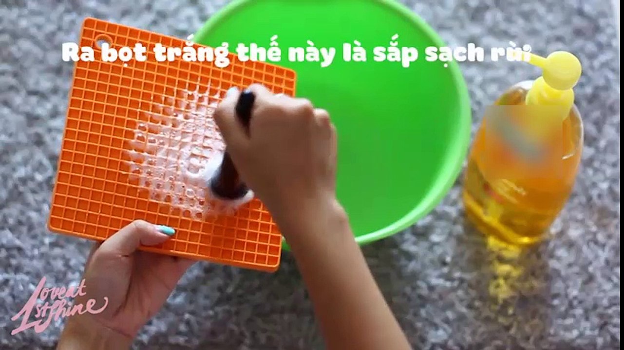 Giặt Chổi Trang Điểm Như Thế Nào?