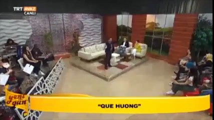 Chàng trai tây hát "Quê Hương" ở Thổ Nhĩ Kỳ