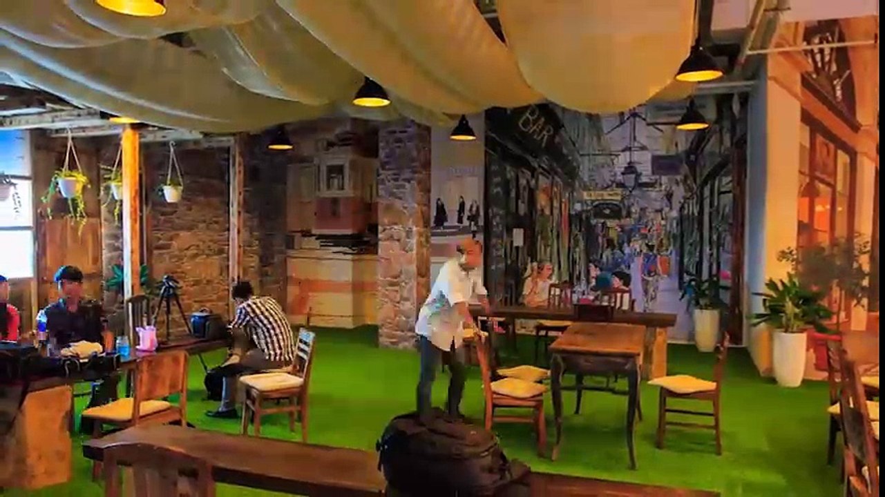 Màn cầu hôn giả sau 8 năm xa cách và cái kết bất ngờ