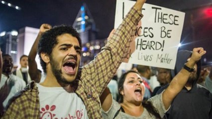 ABD'de Göstericiler Sokağa Çıkma Yasağına Uymadı