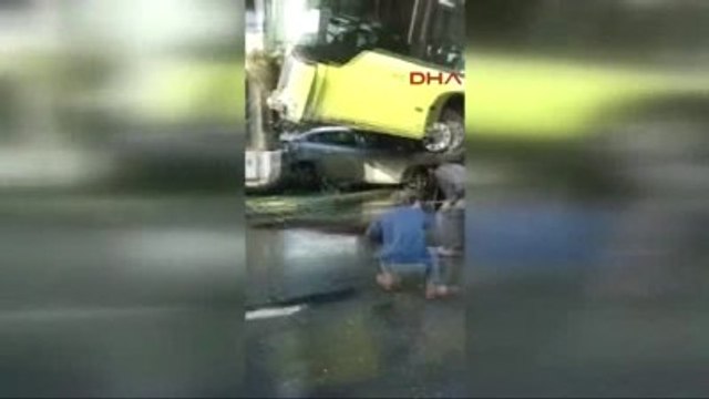 Metrobüs Kazası Sonrası Çekilen Görüntüler Amatör Kamera 2