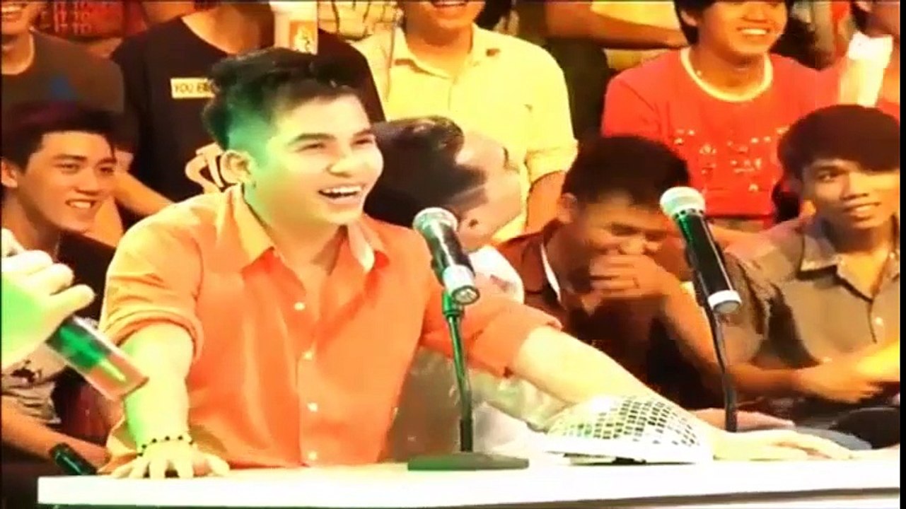 Hoa hau Thuy Dung, Diem Huong, Truc Diem hat