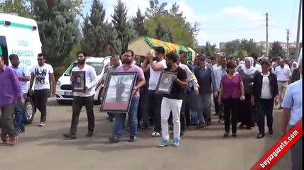 HDP’li vekiller terörist cenazesine katıldı