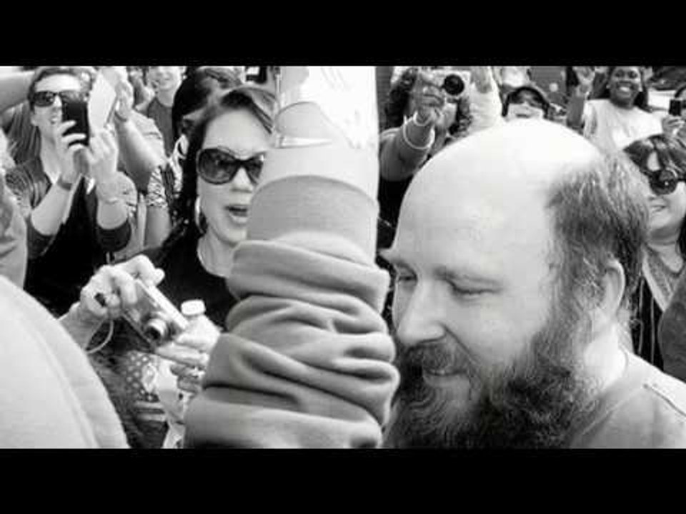 Erykah Badu Autograph Signing