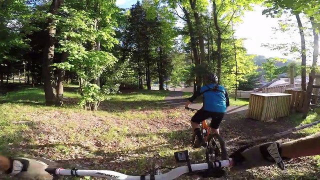 video drole : descente en VTT dans un toboggan asséché