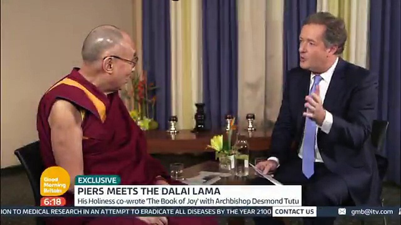 Quand le Dalaï-lama imite Donald Trump