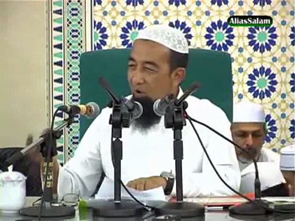 Hukum Menahan Kentut Ketika Solat - Ustaz Azhar Idrus