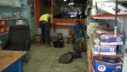 Hatay'da Aşırı Yağış Ev ve İşyerlerini Sular Altında Bıraktı