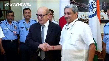India agrees to buy French Rafale fighters