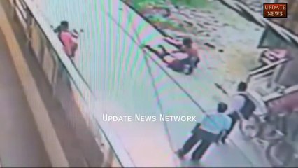 Shocking CCTV  Girl Dies After Being Stabbed 24 Times In Burari Area Of Delhi