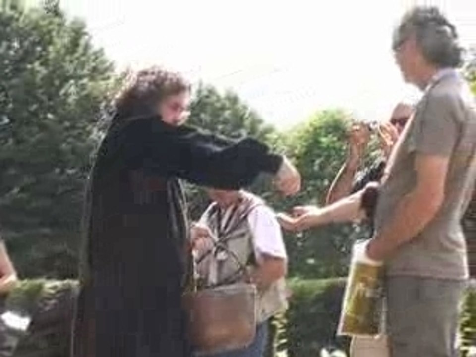 Jeudi 9 août, 16h20 - Devant l'Hotel Gabriel