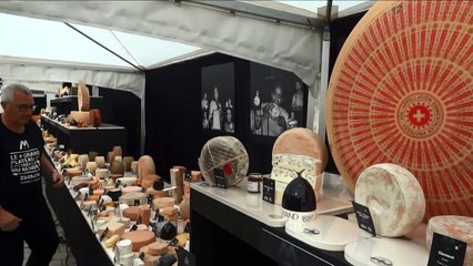 France sets new world record for largest cheese platter