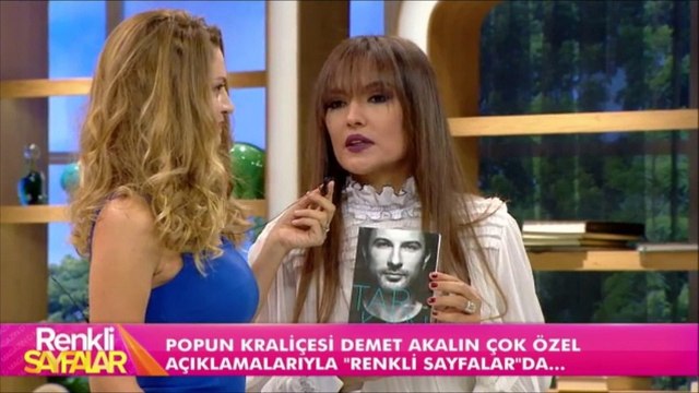 DEMET AKALIN ''BİR MEGASTAR TARKAN'' KİTABINI ALDI | RENKLİ SAYFALAR