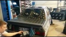 #EsDeFantasma - El auto subwoofer