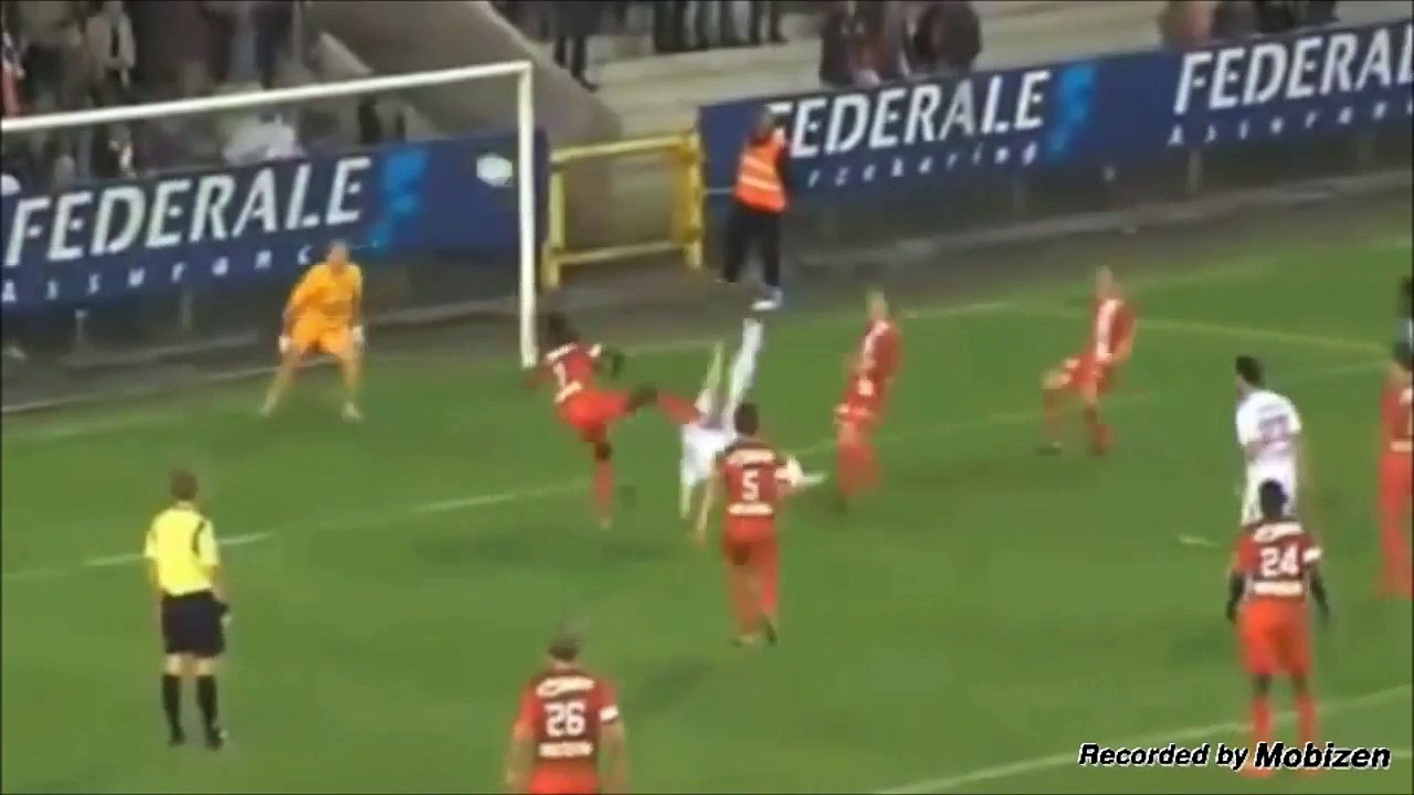 Fail Futebol Fantastico - Falha penalti mas marca pontapé de Bicicleta