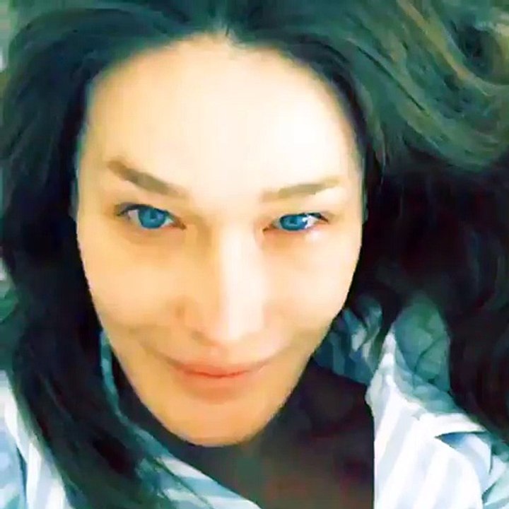 Carla sans maquillage