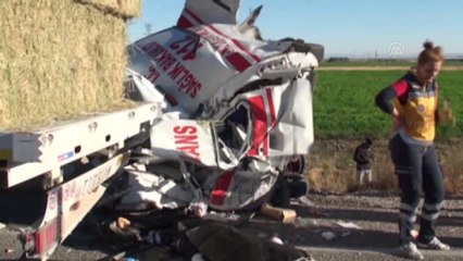 Yaralı Alan Ambulansa Otobüs Çarptı: 1 Ölü, 3 Yaralı