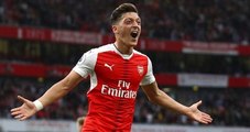 Mesut Özil, Chelsea Maçının Ardından Formasını Bir Gence Verdi