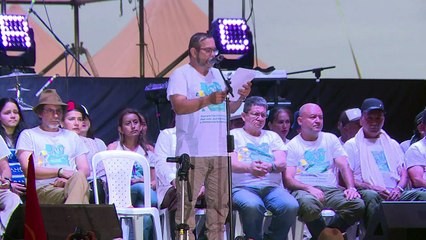 FARC da respaldo “unánime” a acuerdo de paz en Colombia