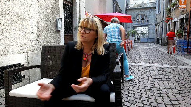 Christine Bravo tourne au chateau son émission sous les jupons de l'histoire