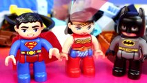 Duplo Lego Batman Superman and Wonder Women Bat Boat Battle The Joker Bring To Jail