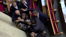 Des parlementaires ukrainiens se battent pour des biscottes