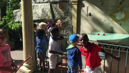 Bij de dansende schoentjes in de Efteling