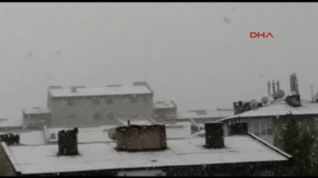 Erzurum'a Mevsimin İlk Karı Yağdı