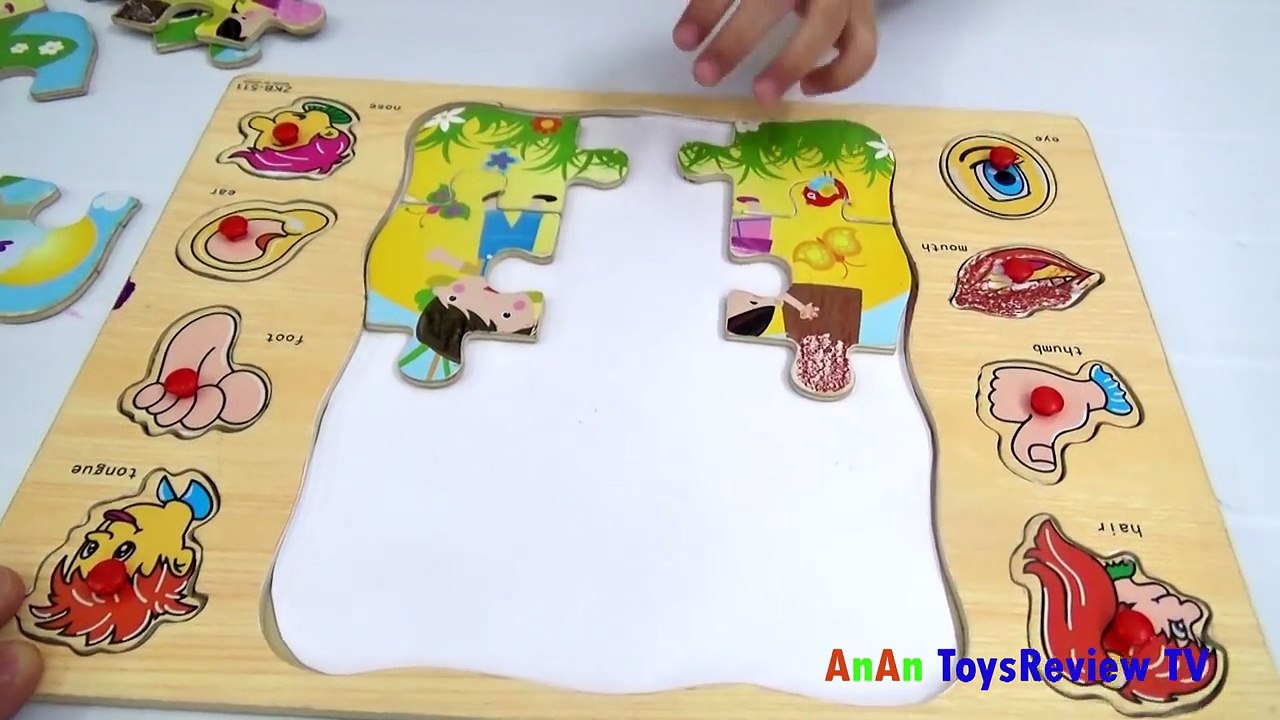Đồ chơi ghép hình - Bé chơi ghép hình