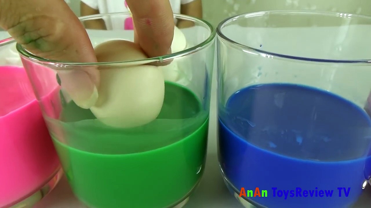 Nhuộm màu trứng - Trò chơi nhuộm màu trứng - Coloring Easter Eggs - ToysReview TV