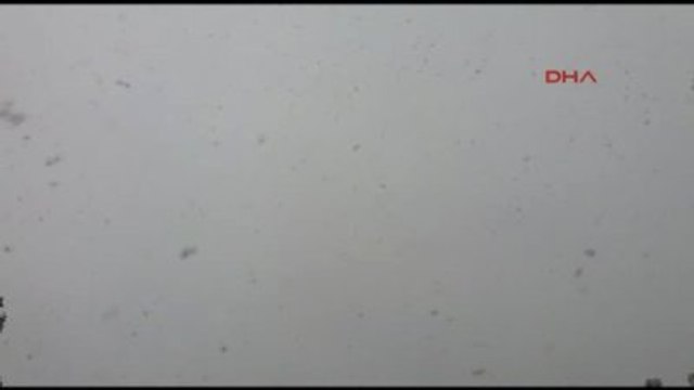 Erzurum'a Mevsimin İlk Karı Yağdı-2