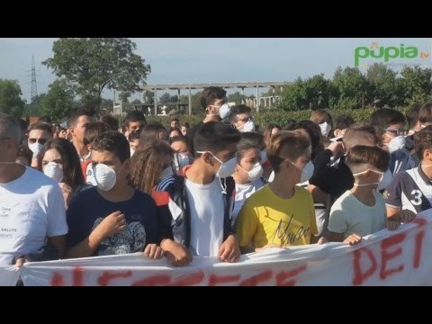 Gricignano (CE) - Puzza, la protesta degli studenti contro Ecotransider (23.09.2016)