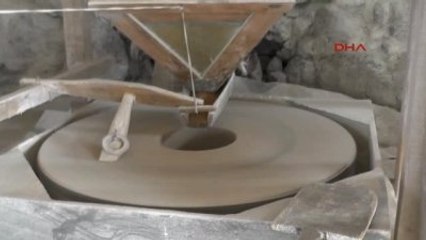 Muş Almanya'dan Gelip 1.5 Asırlık Değirmeni Çalıştırıyorlar
