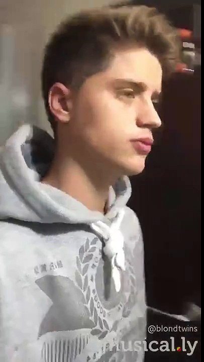 Mirror -Lil Wayne ft. Bruno Mars (Blondtwins Musically)