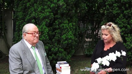 Jean-Marie Le Pen compare les migrants à "des poubelles"